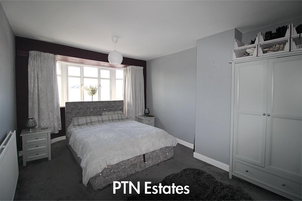 Bedroom 1 .jpg