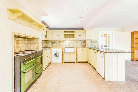 2 bedroom flat to rent, Albion Street, East Sussex BN7