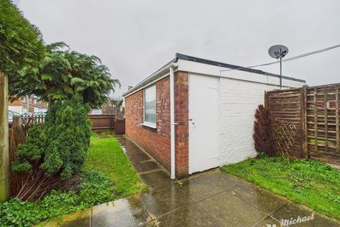 3 bedroom terraced house for sale, Monmouth Close, Aylesbury, Buckinghamshire
