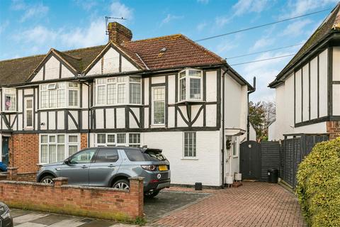 4 bedroom end of terrace house to rent, Aragon Road, Kingston Upon Thames KT2