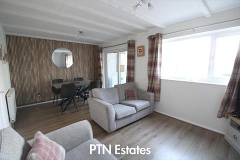 undefined, Courtland Road, Kingswinford