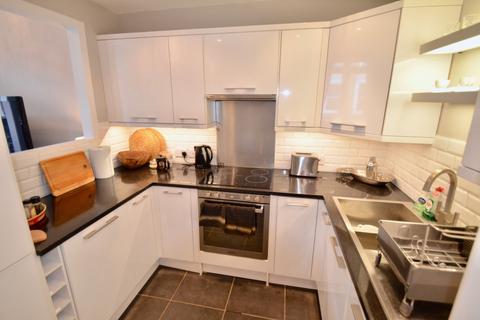 1 bedroom flat to rent, Elizabeth Mews, Belsize Park, London, NW3