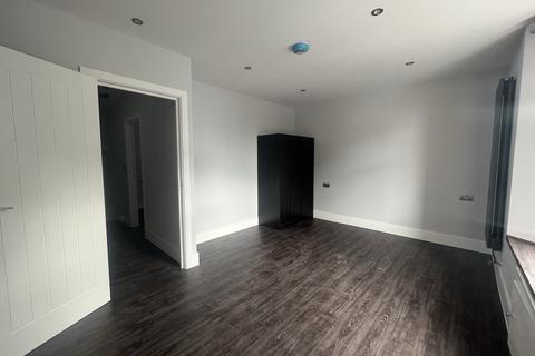 3 bedroom maisonette to rent, Katherine Road, London E6