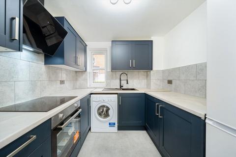 2 bedroom flat to rent, Crawford Avenue, Wembley HA0