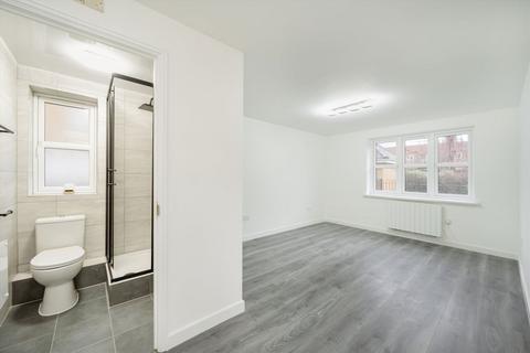 2 bedroom flat to rent, Crawford Avenue, Wembley HA0
