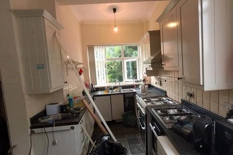 6 bedroom semi-detached house to rent, Mitford Road, Manchester