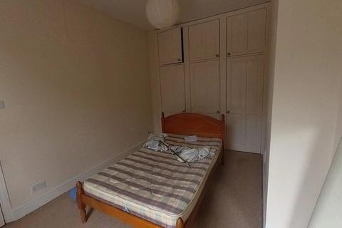 6 bedroom semi-detached house to rent, Mitford Road, Manchester