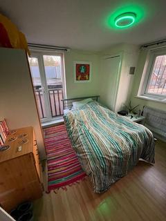 3 bedroom semi-detached house to rent, Parsonage Road