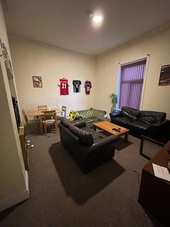 3 bedroom semi-detached house to rent, Parsonage Road