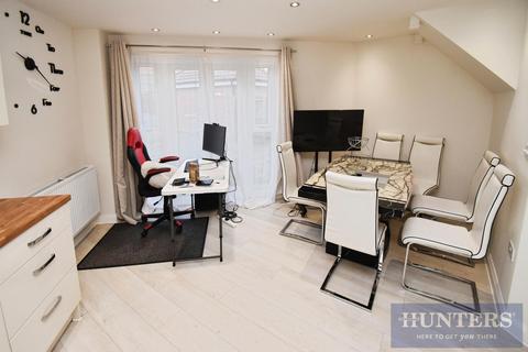 3 bedroom detached house to rent, Shipps Way, Wigston