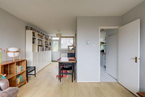 2 bedroom maisonette for sale, Stainton Road, London, SE6