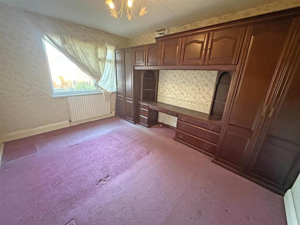 Bedroom 1.jpg