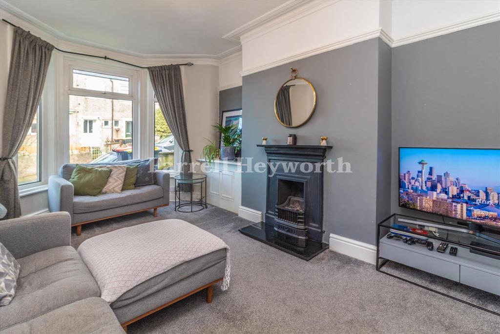 Lounge image 2