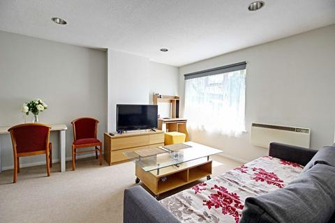 1 bedroom flat to rent, Copwood Close, London N12