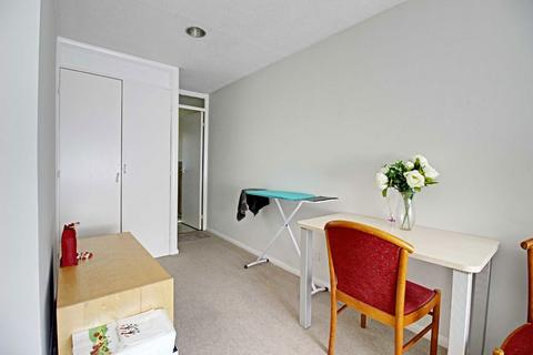 1 bedroom flat to rent, Copwood Close, London N12