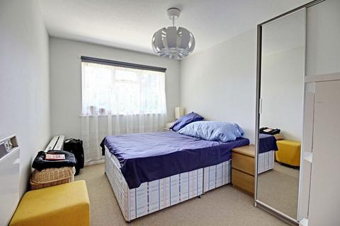 1 bedroom flat to rent, Copwood Close, London N12