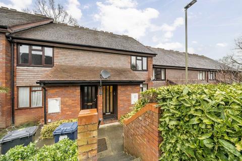 1 bedroom flat to rent, Copwood Close, London N12