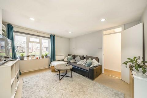 1 bedroom flat to rent, Copwood Close, London N12