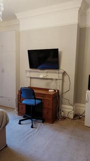 1 bedroom in a house share to rent, Grosvenor Rd, Watford WD17