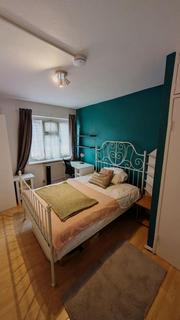1 bedroom in a house share to rent, Canterbury Terrace, London NW6
