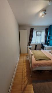 1 bedroom in a house share to rent, Canterbury Terrace, London NW6