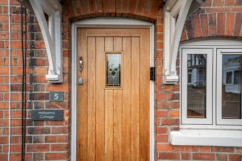 3 bedroom cottage for sale, Ruddington Lane, Nottingham NG11