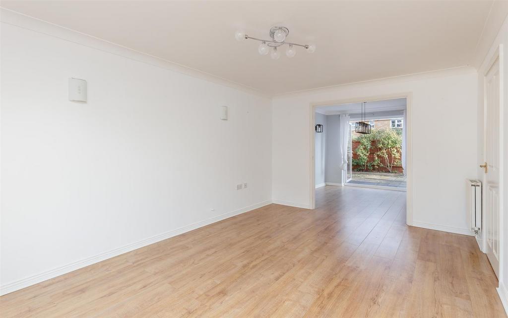 Sitting/ Dining Area