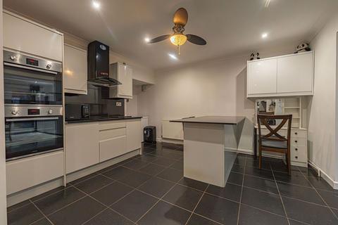 5 bedroom semi-detached house for sale, Kestrel Close, Caldicot, NP26