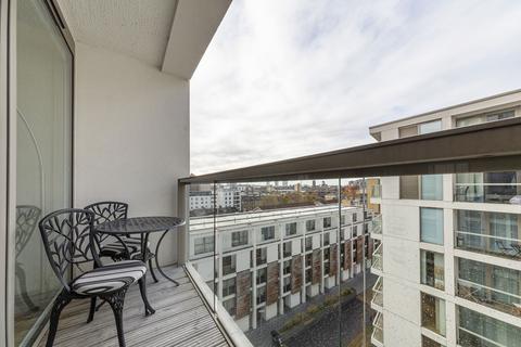 1 bedroom flat to rent, Lanterns Way, London E14
