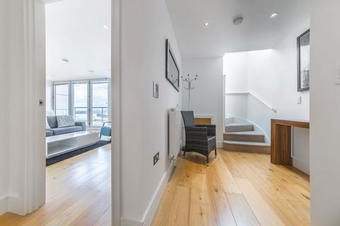 2 bedroom flat to rent, Dowells Street, London SE10