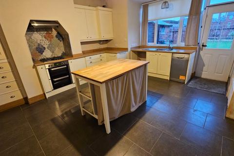 2 bedroom terraced house to rent, Summer Lane, Wombwell