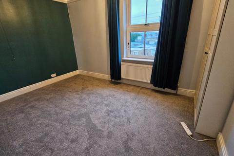 2 bedroom terraced house to rent, Summer Lane, Wombwell