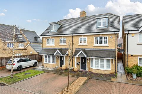 4 bedroom semi-detached house for sale, Ayrshire Crescent, Knaphill, Woking, GU21