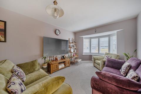 4 bedroom semi-detached house for sale, Ayrshire Crescent, Knaphill, Woking, GU21