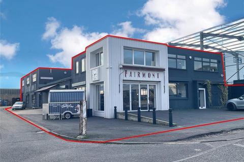 Showroom to rent, 18 Tallon Rd Brentwood CM13 1TJ