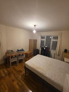 1 bedroom in a house share to rent, Stanford Road, London SW16