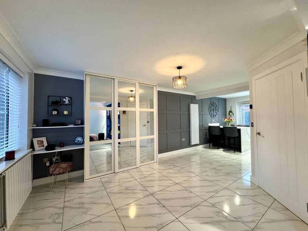 Living/dining area