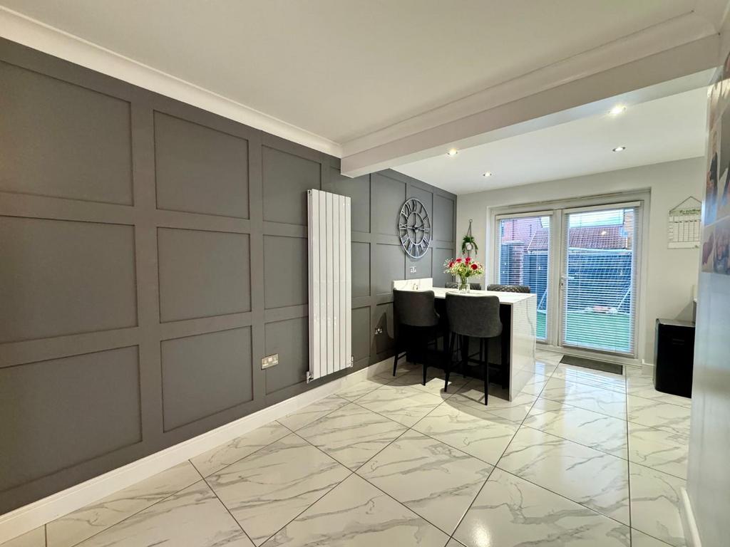 Living/dining area