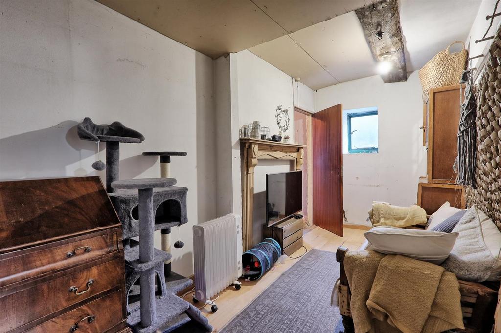 IMG 9497 8 9 easy HDR-interior3.jpg