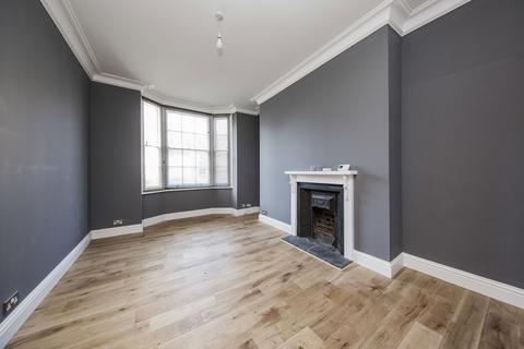2 bedroom flat for sale, The Pantiles, Tunbridge Wells
