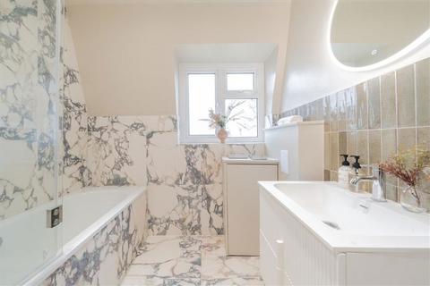 1 bedroom flat for sale, Philbeach Gardens, London SW5