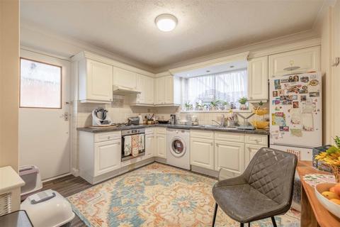 2 bedroom semi-detached bungalow for sale, Sheepcote Road, Eton Wick, Windsor