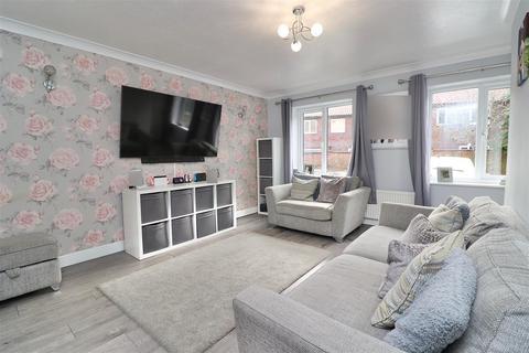 3 bedroom end of terrace house for sale, St Marys Court, Pocklington