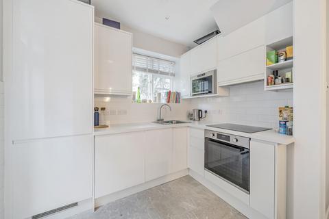 2 bedroom flat to rent, Emlyn Road, Shepherds Bush, London, W12