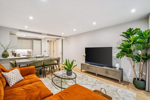3 bedroom flat to rent, Baker Street, London, NW1