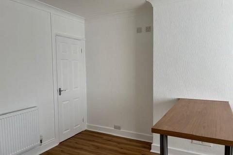 3 bedroom semi-detached house to rent, Erw Ifan, Pencoed, Bridgend