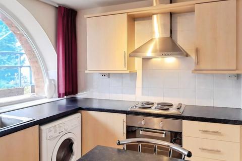 2 bedroom flat to rent, Navigation Walk, Leeds, UK, LS10