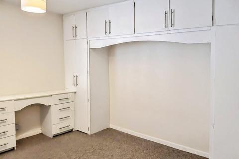 2 bedroom flat to rent, Navigation Walk, Leeds, UK, LS10