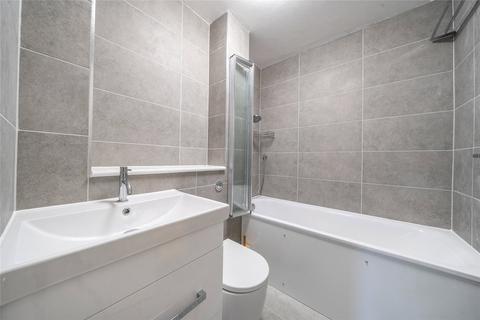 2 bedroom apartment for sale, Riverside Close, Hanwall