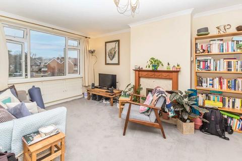 undefined, Lake Close, London SW19